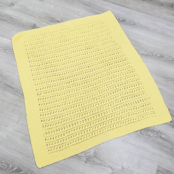 Handmade Yellow Crocheted Baby Blanket 👶 - Picture 2 of 3